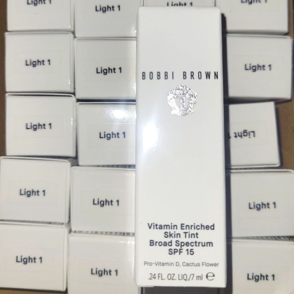 Bobbi Brown Vitamin Enriched Hydrating Skin Tint SPF